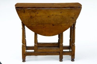 EARLY 18TH CENTURY ANTIQUE YEW WOOD GATELEG TABLE  