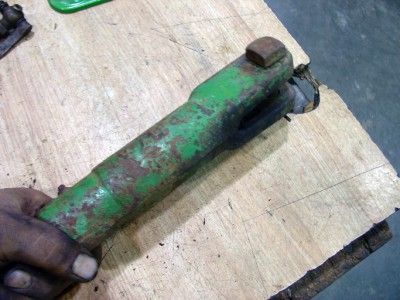 John Deere 800 3pt RH Lift arm  