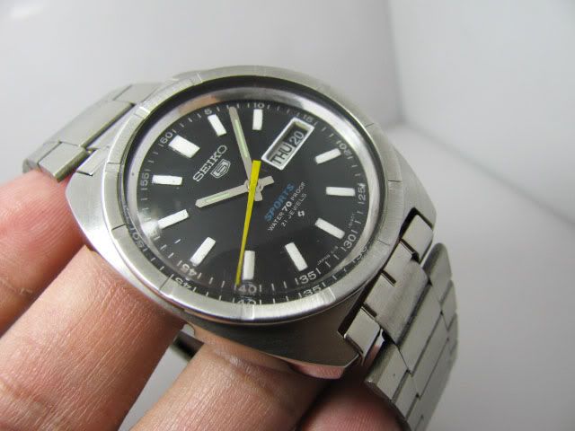 VINTAGE SEIKO 5 SPORTS AUTOMATIC 6119 8140 RARE.  