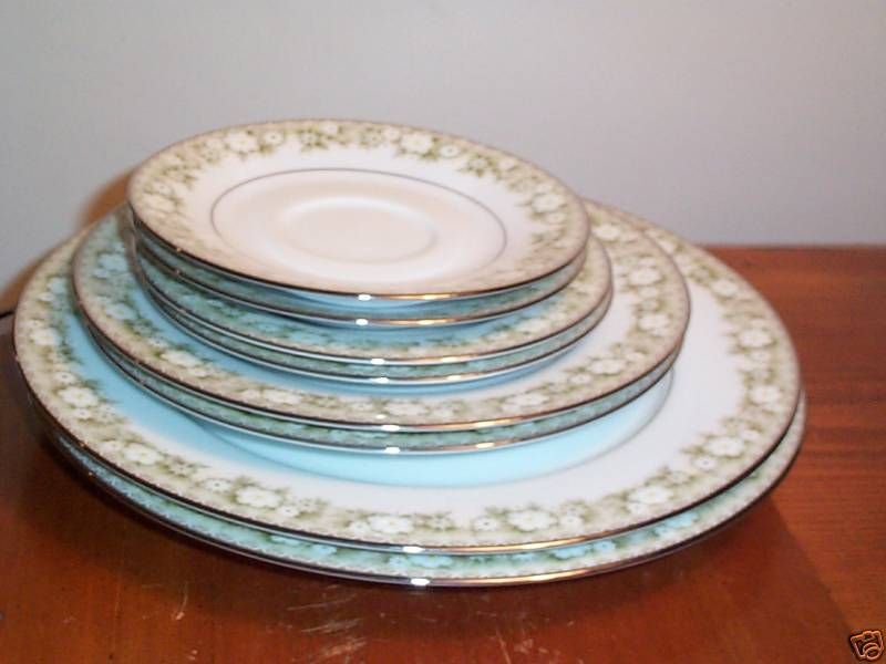 PRINCETON 6911 NORITAKE CHINA 8 PIECE PLATE LOT  