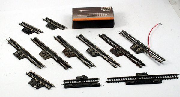 MARKLIN Z GAUGE 12x ISOLATING/CONTACT TRACK PIECES  