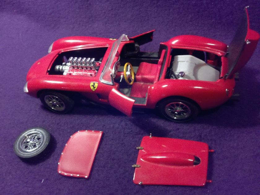 1958 FERRARI 250 TESTA ROSSA 124 SCALE MODEL from DANBURY MINT IN 