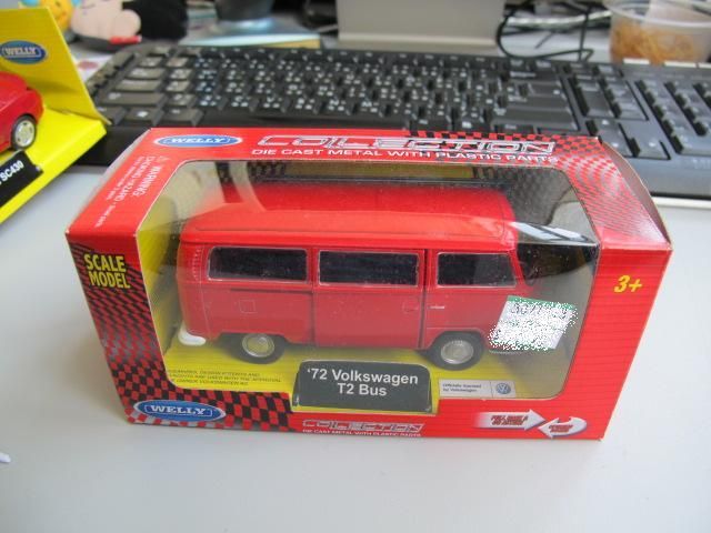 Volkswagen VW T2 bus 1/40 pullback toy car  