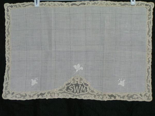 Alencon Lace May Monogram WMS Napkins White Linen 7/set  