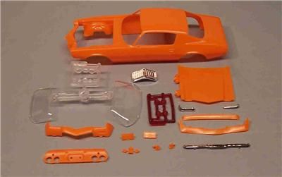 Model kit Lot/Body 1970 1/2 Camaro Z 28 PARTS 1/25 Mint  