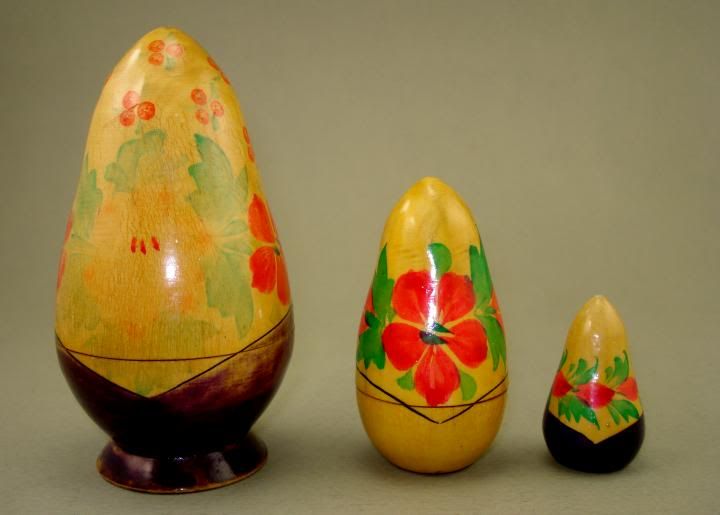 Rare Vintage Conical Russian *SEMENOV* Nesting Dolls  