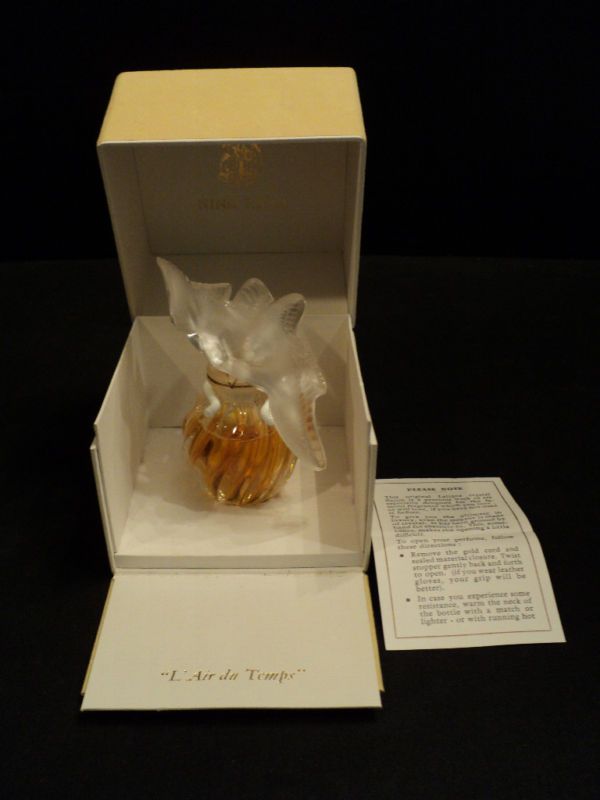 LALIQUE NINA RICCI L AIR DU TEMPS PERFUME BOTTLE  