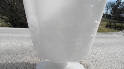 VINTAGE EO BRODY MILK GLASS VASE GRAPES MJ 20; EUC  