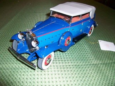 1932 BLUE CADILLAC V 16 SPORT PHAETON Die Cast Car Franklin Mint 124 
