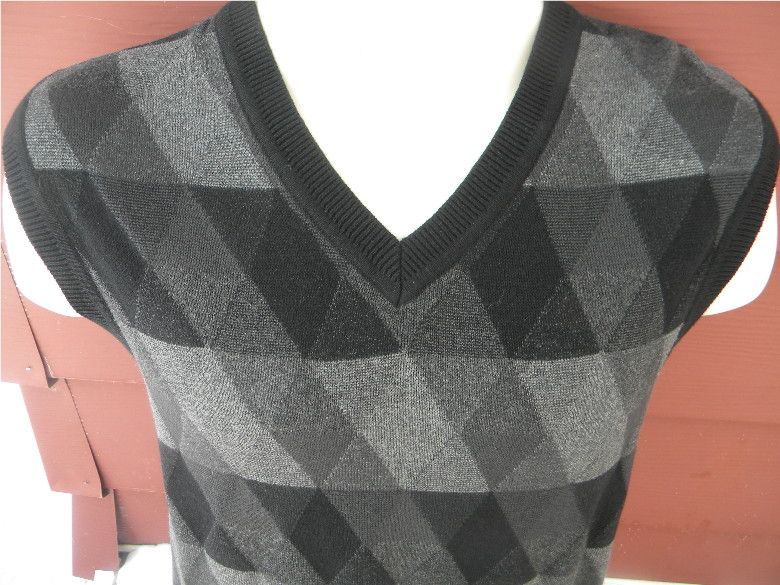 Mens Size M New NWT $45 AXIST Gray/Black Argyle 100% Cotton Sweater 