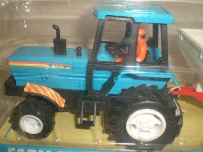 NEW RAY FARM TRACTOR TRAILER SET IN PACKAGE 1991  