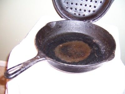 Vintage Griswold 11 1/4 inch Skillet and Lid   Cast Iron  