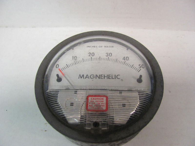 DWYER MAGNEHELIC 0 50 Water Pressure Gauge Max 15 PSIG  