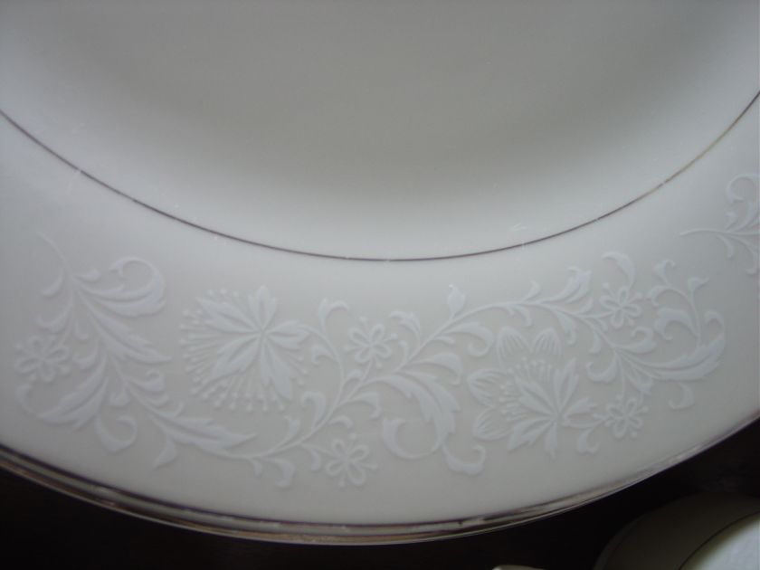 24 Pc Ivory Fantasy Dishes Japan Fine China White on White  