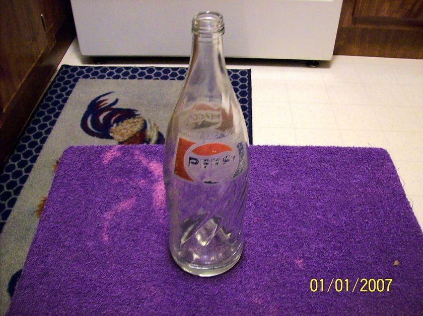 VINTAGE 32 0Z PEPSI COLA GLASS BOTTLE UNIQUE & RARE  