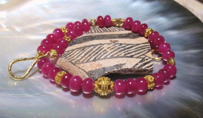   22K AFRICAN CATS EYE CHERRY RED RUBY 18K 22K GOLD BEAD BRACELET  