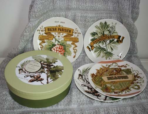   Table top Vino Appetizer / Salad Dessert Plate Set of 4 wine  