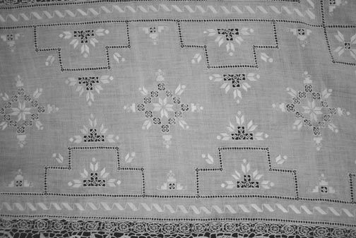   LINEN WITH WHITEWORK EMBROIDERY LINEN TABLECLOTH WITH 12 NAPKINS